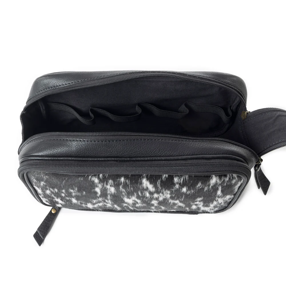 8180-martha-high-trail-toiletries-bag-in-black-1.webp