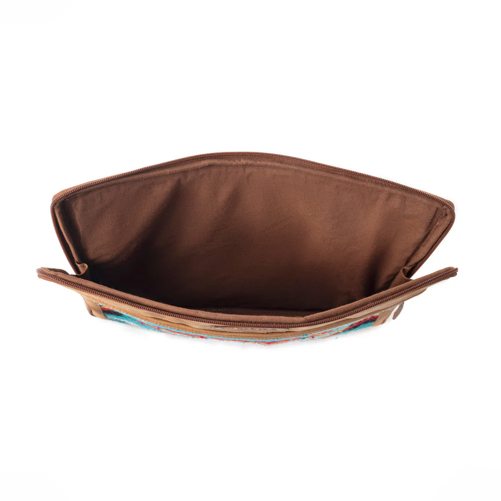 8548-minerva-prairie-laptop-case-in-blue-and-brown-1.webp