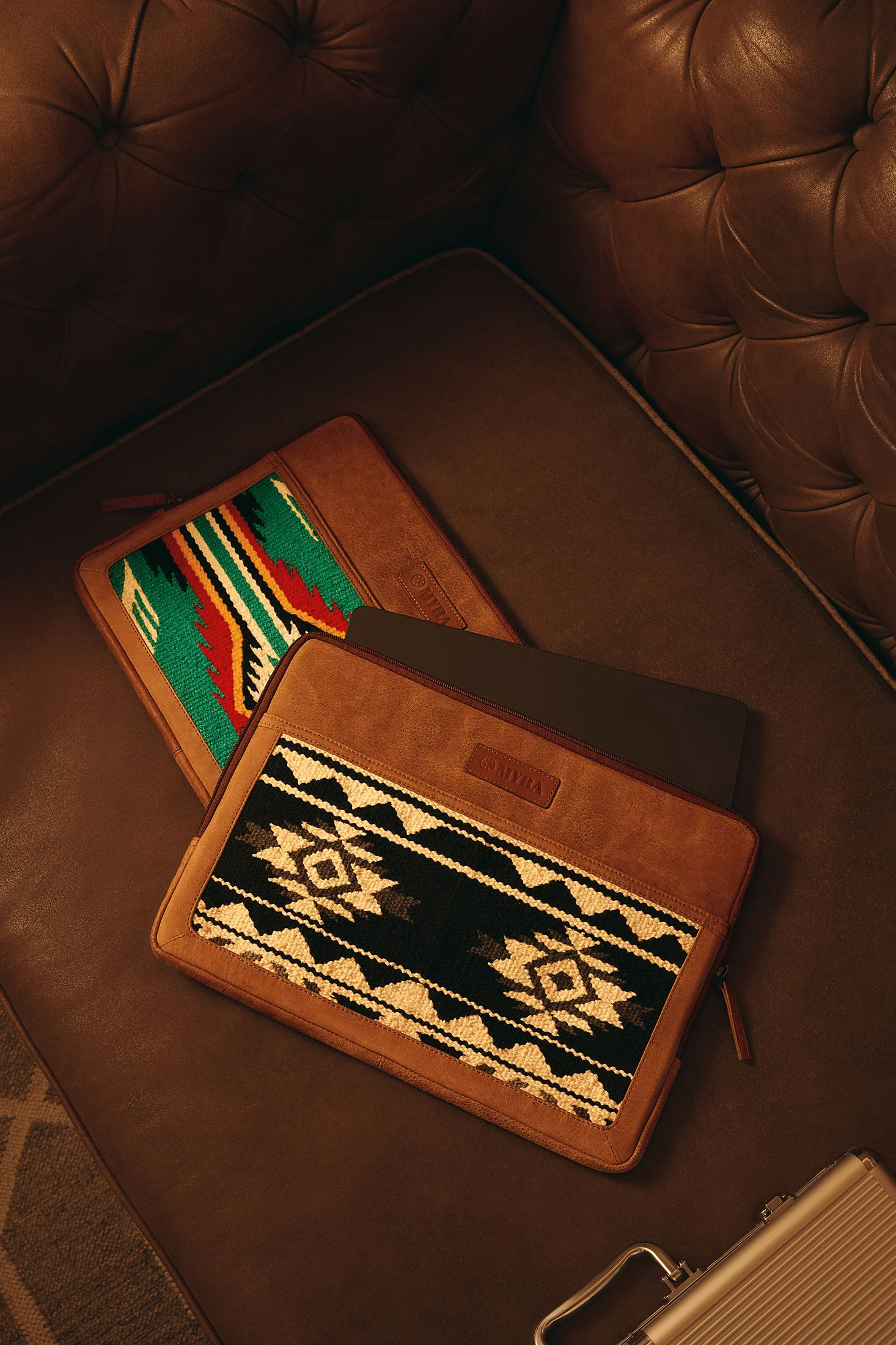 8548-minerva-prairie-laptop-case-in-blue-and-brown-1.webp