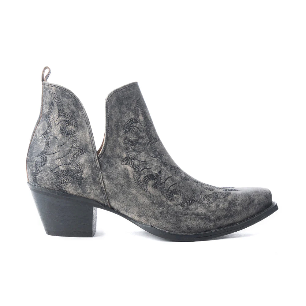 Moonlight on the Mesa Booties In Crackle Black