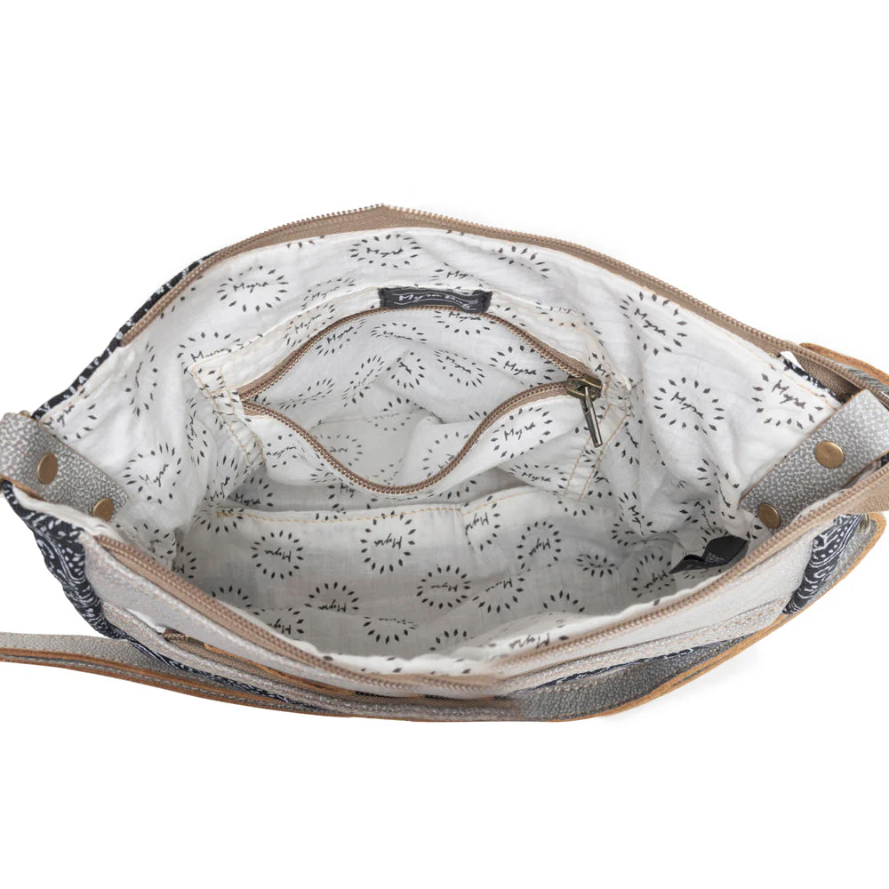 8743-moroccan-nights-petite-messenger-bag-1.webp
