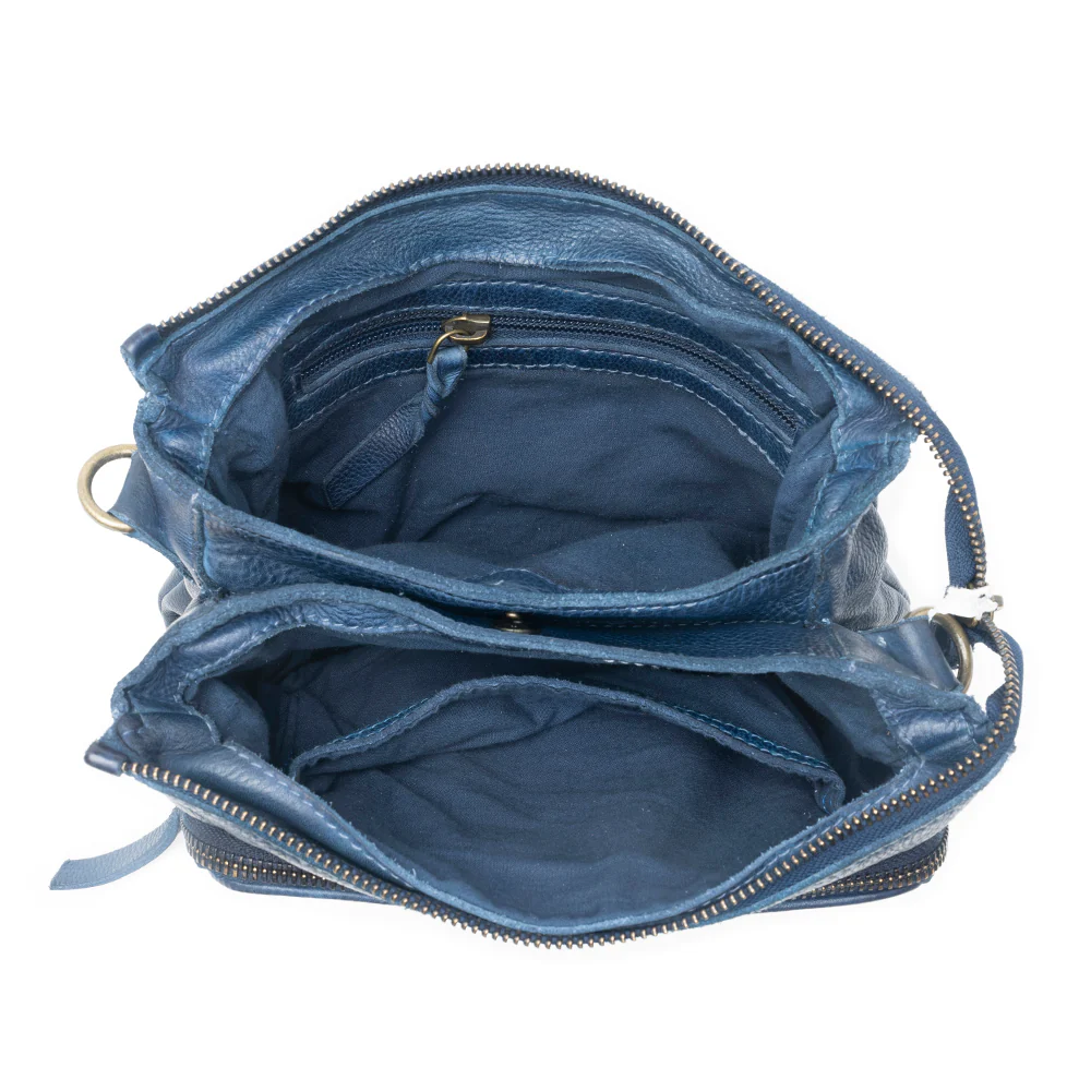 8763-mossveil-leather-bag-in-blue-1.webp