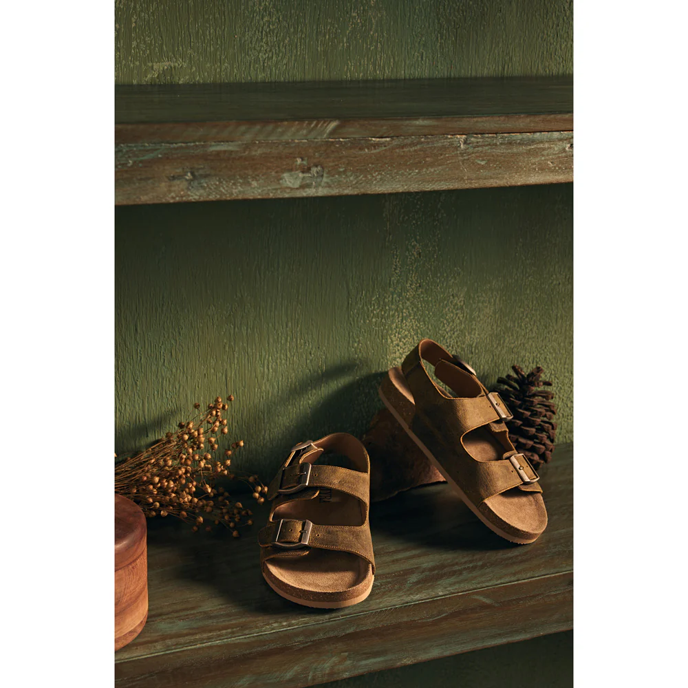 8790-mountain-path-leather-sandals-in-suede-1.webp