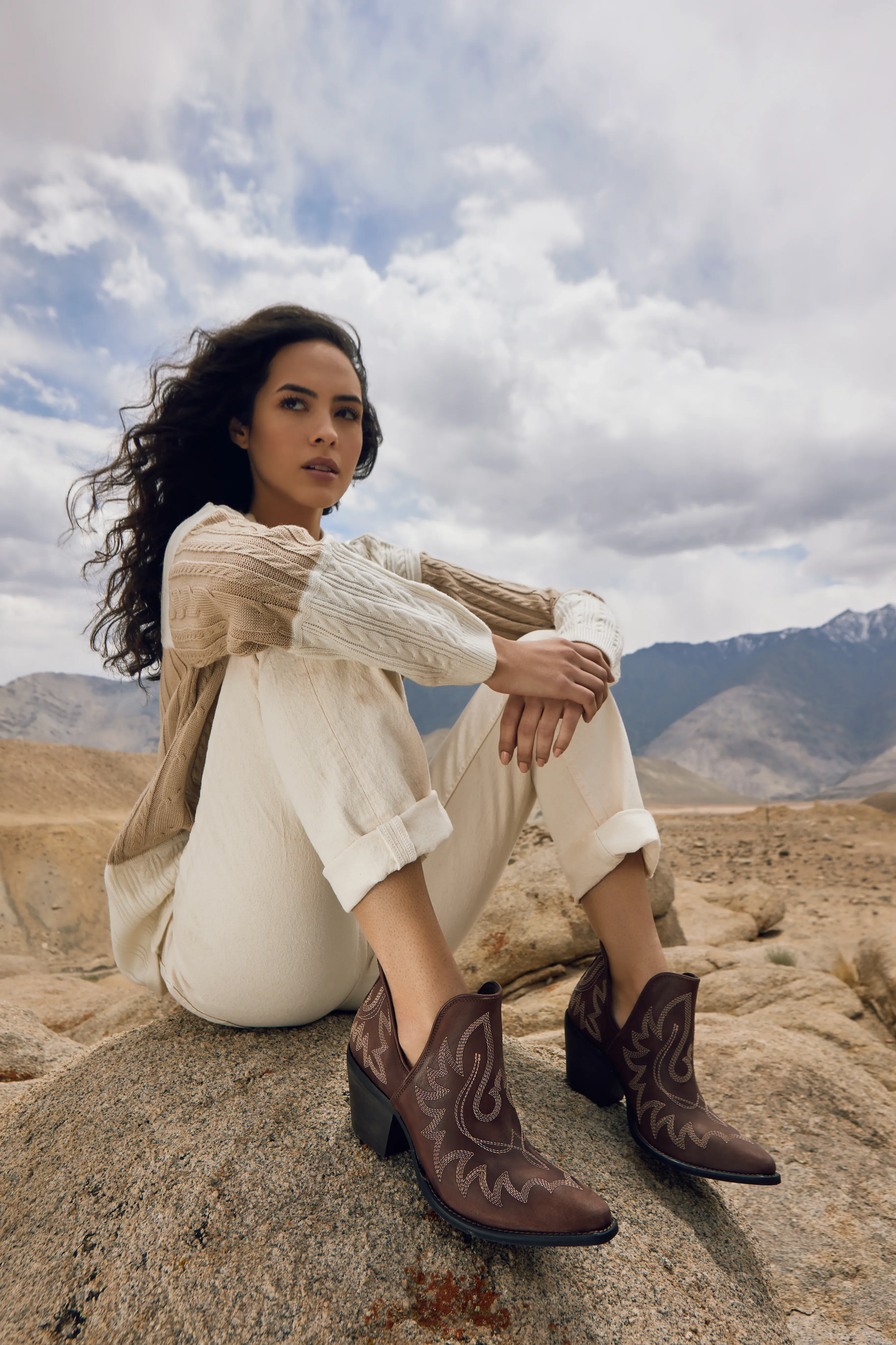 9089-myra-katherine-leather-boots-for-women-pointed-toe-heels-with-classic-embroidered-detail-for-rodeo-escapes-1.webp