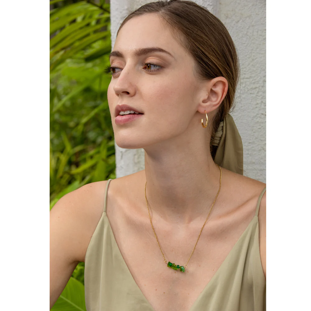 9266-mysterious-necklace-1.webp