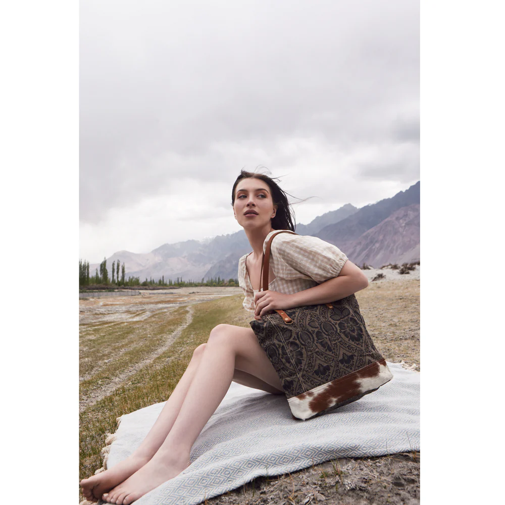 9300-namaste-tote-bag-1.webp