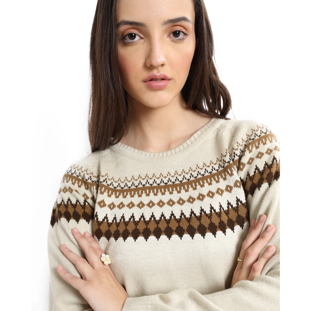 9332-necklace-sweater-1.webp
