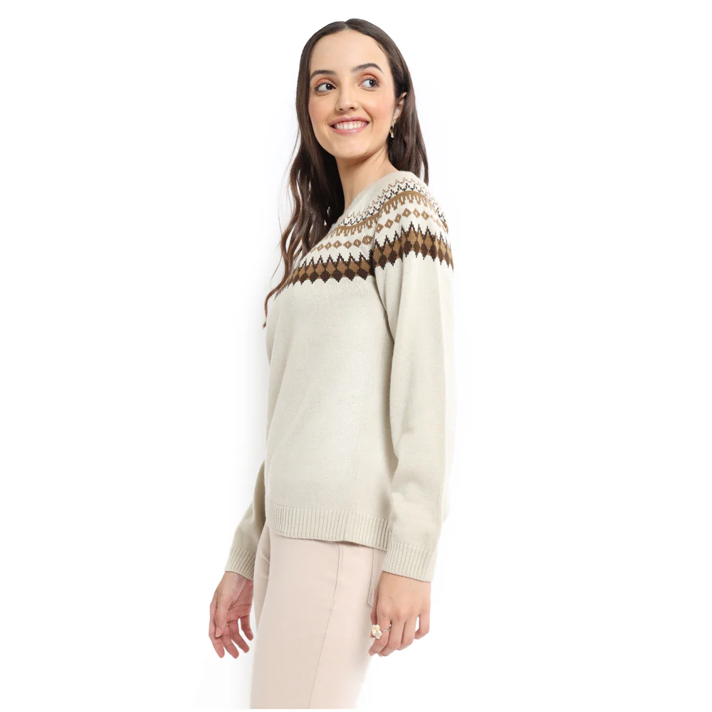 9332-necklace-sweater-1.webp