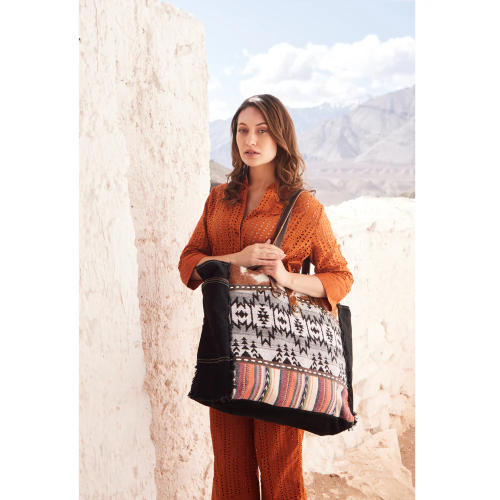 95-aburnee-weekender-bag-1.webp