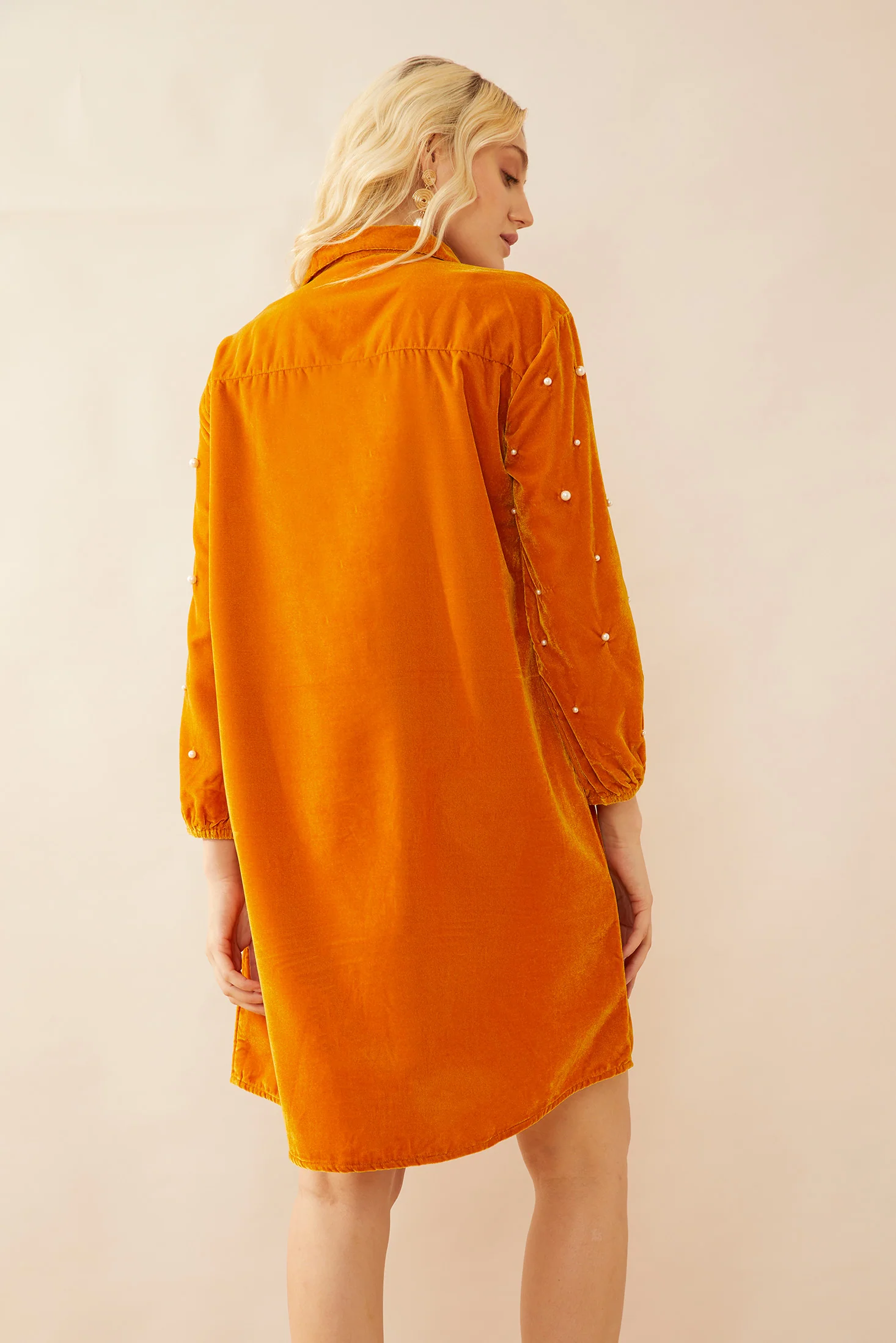 9518-oakrey-velvet-shirt-dress-1.webp
