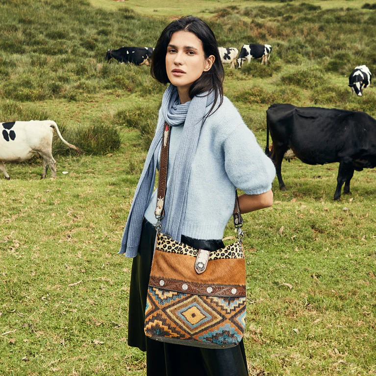 9571-ohana-shoulder-bag-1.webp