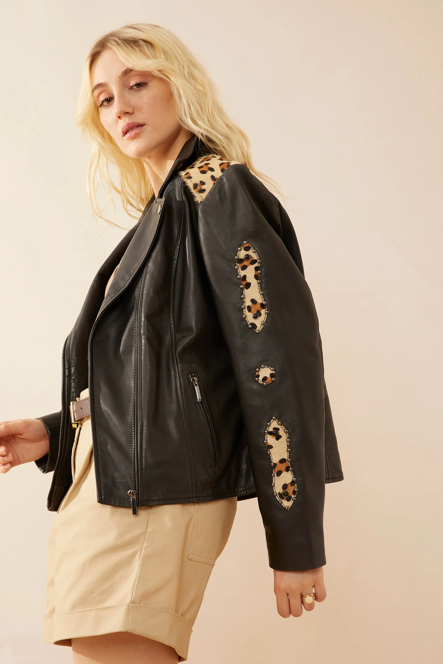 9677-oren-leather-jacket-1.webp