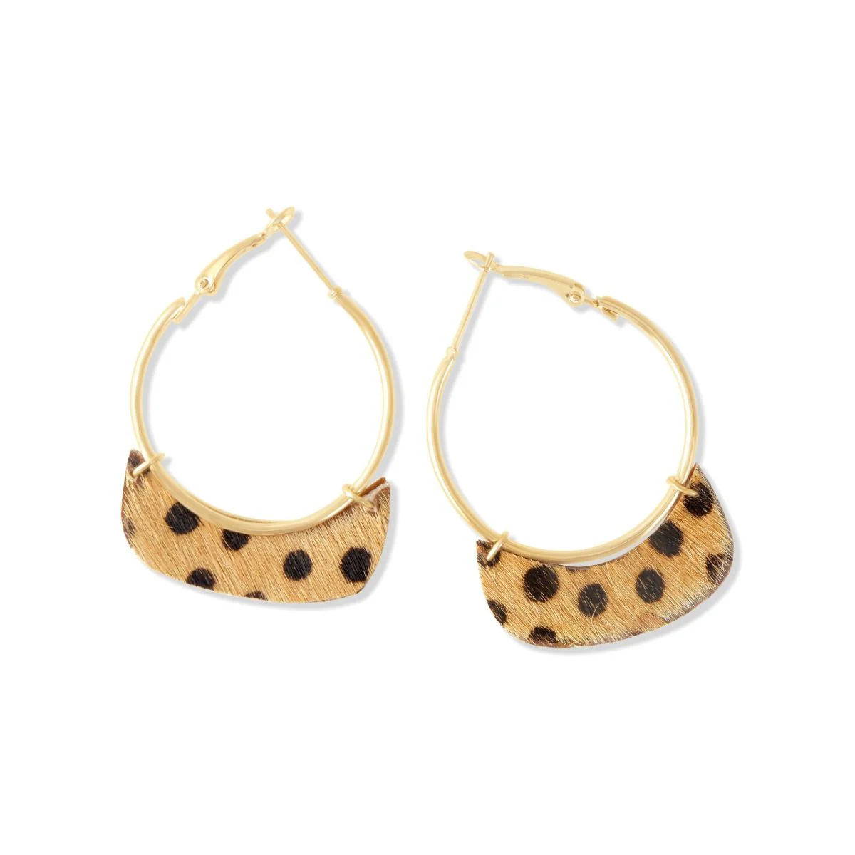 990-beige-polka-earring-1.webp